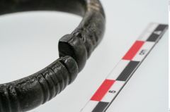 Foto von Bronzeperlarmreif (NHMW-PRAE-024295)